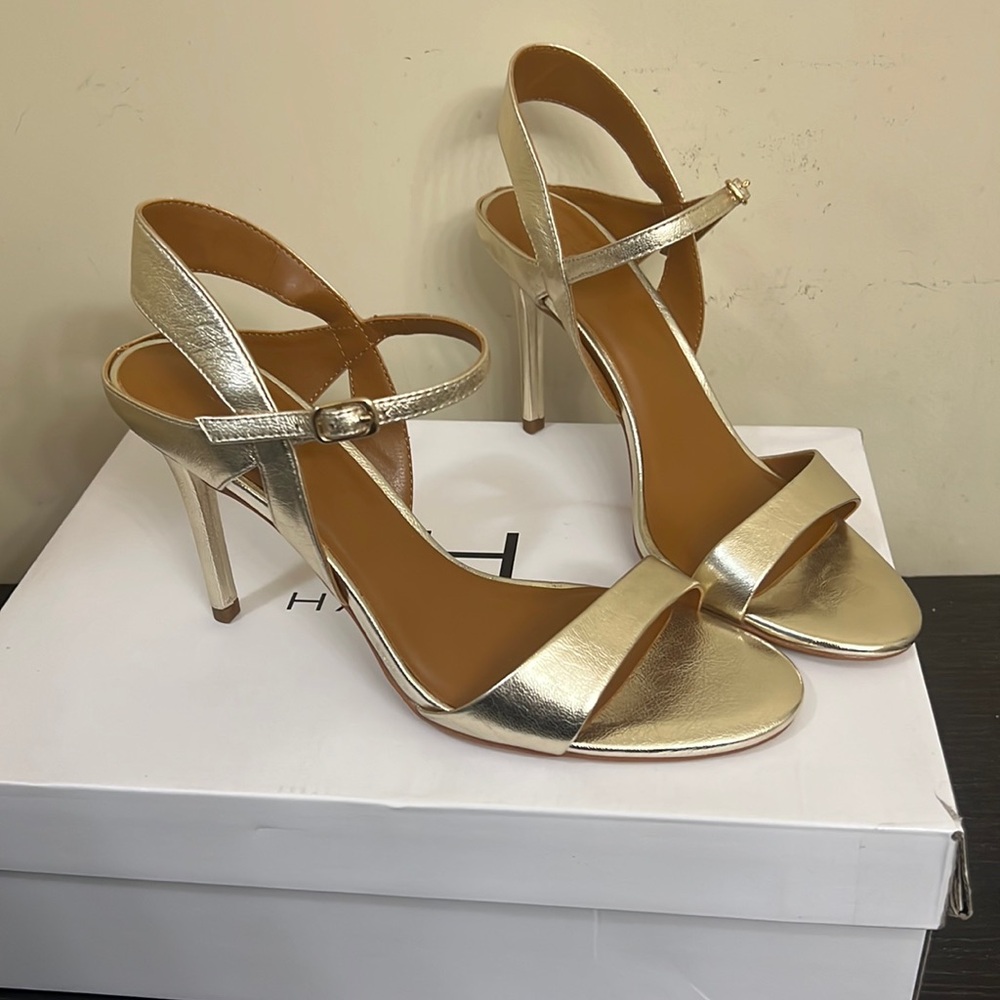 Halston heels Sz 8